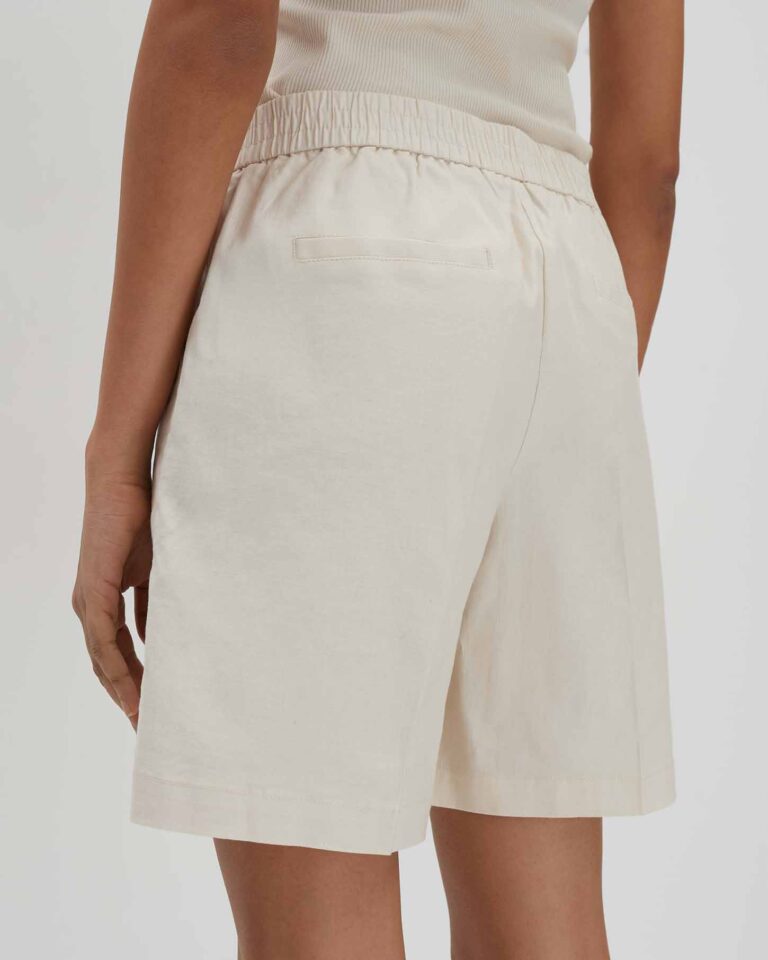 beige_short_dames_charlie-shorts_someday_detail-1_1