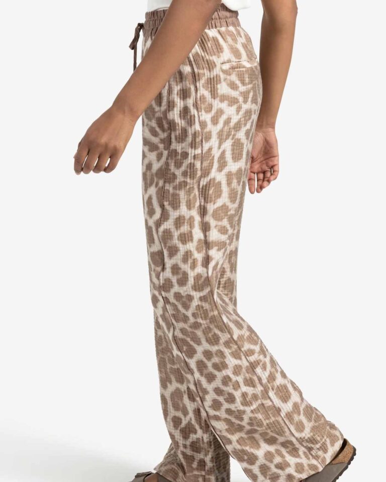 airy-leopard-print-trousers-with-wide-legs_c63261e8-2809-422d-b8c0-49aefa08411f