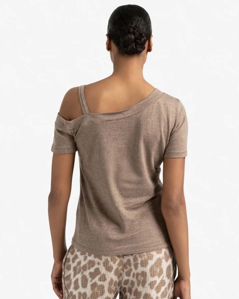 asymmetric-t-shirt-with-shoulder-strap_bc147533-550a-435e-aef1-3e199f90b19e