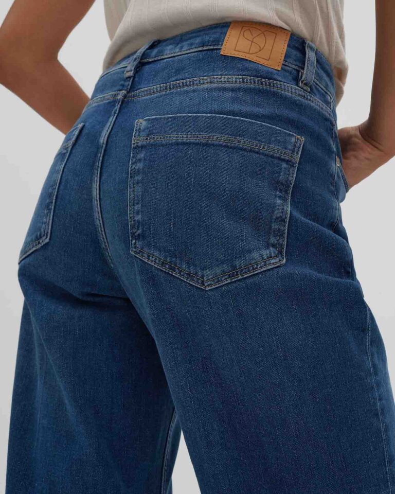 blauw_long-flared-jeans_dames_carie-iconic_someday_detail-1