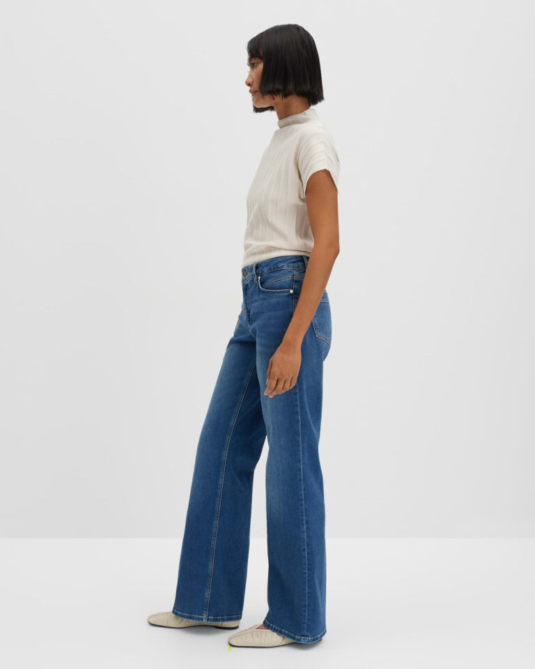 blauw_long-flared-jeans_dames_carie-iconic_someday_zijkant