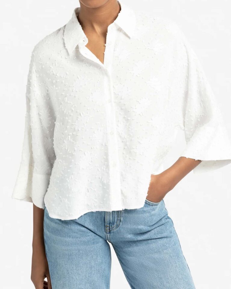 cropped-airy-blouse-with-woven-in-details_9abea0ef-49b6-4afb-a4c8-296bb6d0e3d5