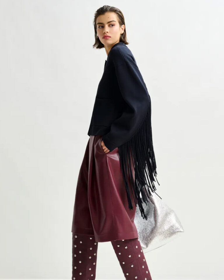 Jasje Istern Blue Essentiel Antwerp 1