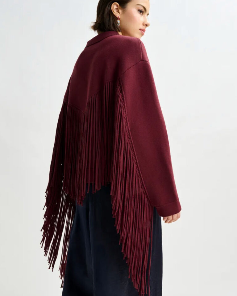 Jasje Istern Red Essentiel Antwerp1