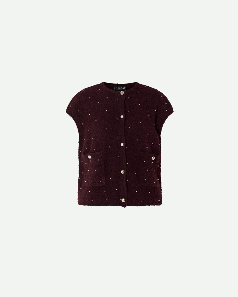Spencer Idony Studs Studio AR rood