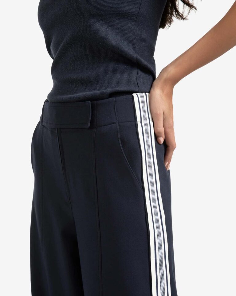 high-waist-trousers-with-side-stripes_5d0d3d23-92b2-4db5-a423-08594bf825c3