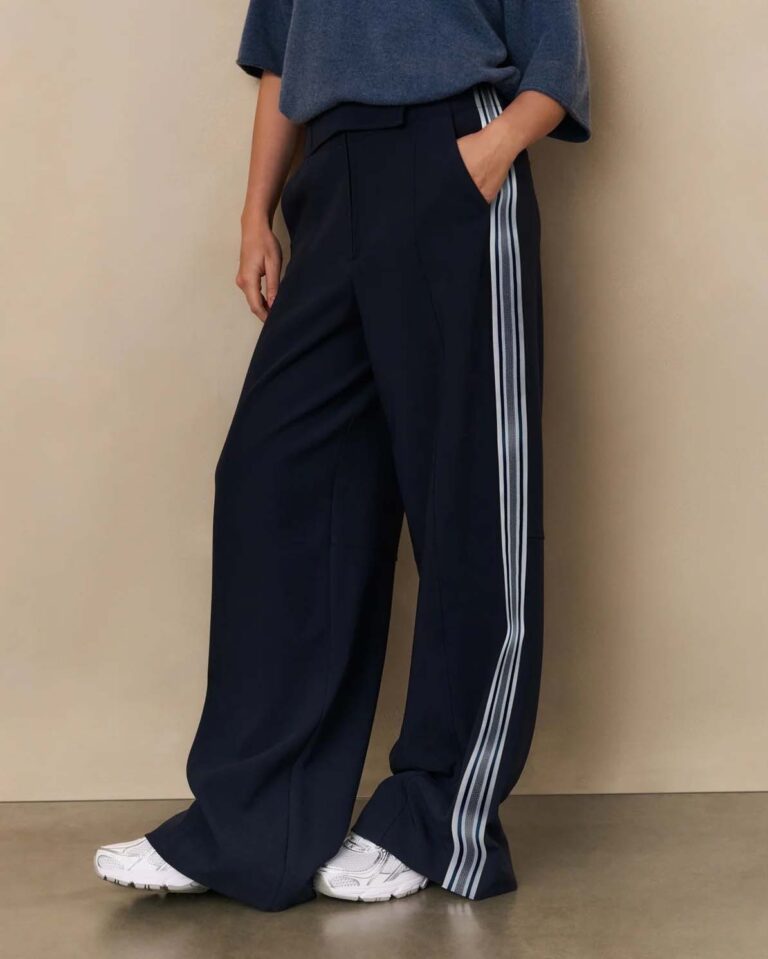 high-waist-trousers-with-side-stripes_f65b9f97-749d-46a5-9722-292efe36a9a9