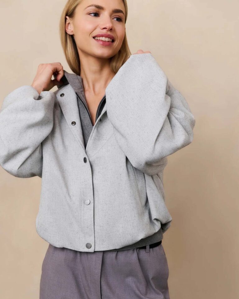 jacket-with-balloon-shape-and-snap-buttons_d115bbd8-65af-4dd7-bd37-539115d176d6