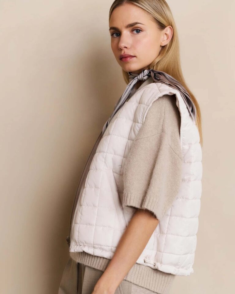 reversible-padded-bodywarmer-with-zip-closure-1