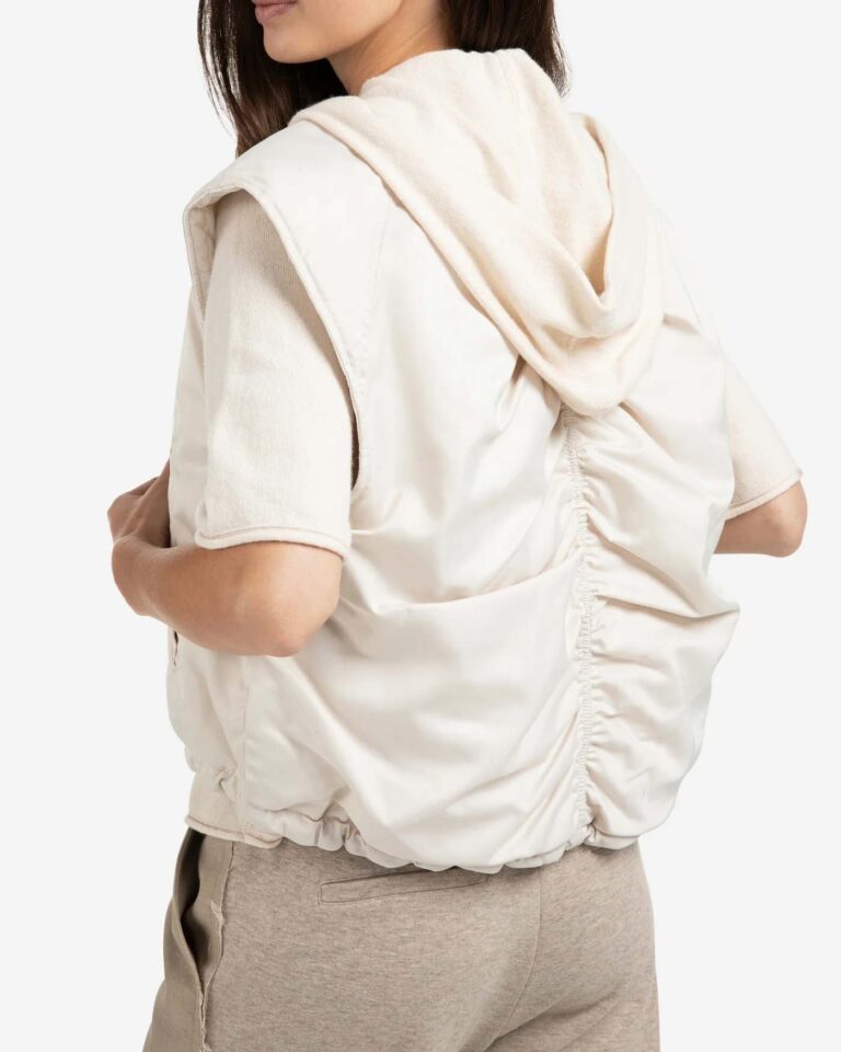 reversible-padded-bodywarmer-with-zip-closure-1_d4c8263b-e08f-4f59-bb8b-9c58caa9bd0c