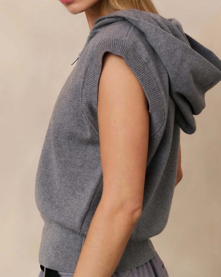 sleeveless-hoodie-with-zipper-and-hood-1_dd0131b3-e068-4fe5-b1ca-ea66e8ede5ac