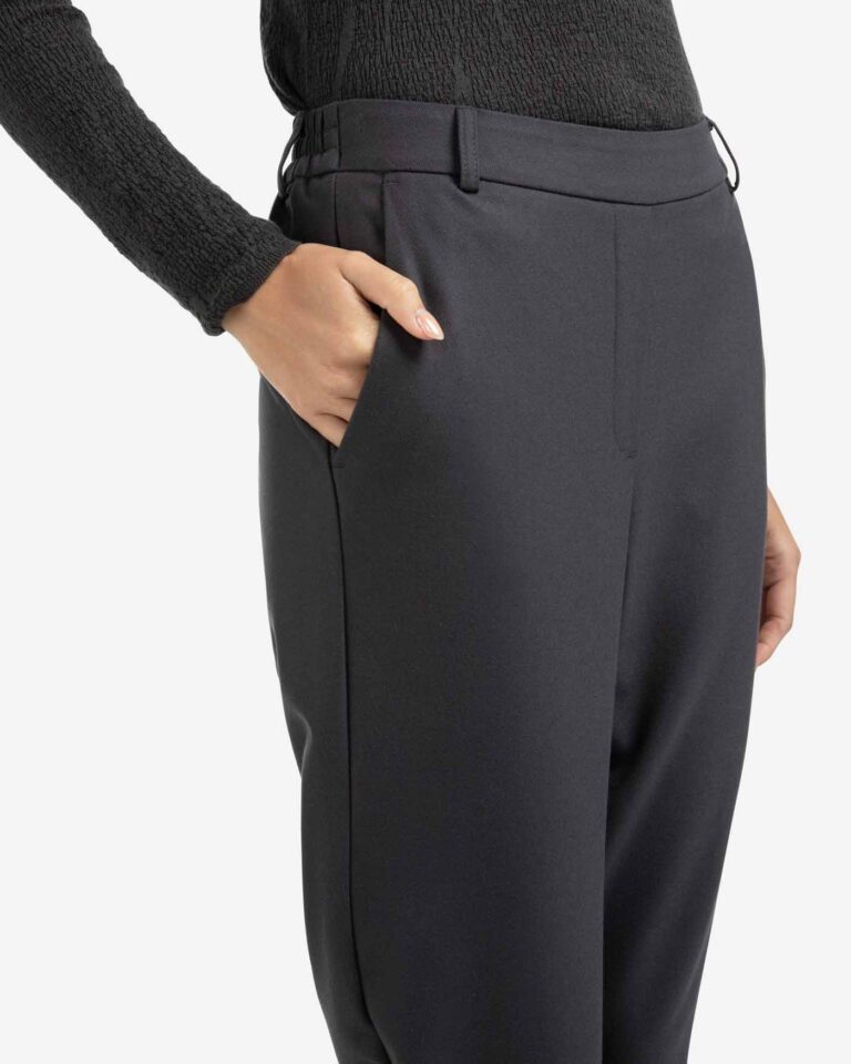 trousers-with-elastic-waistband-and-turned-up-hem_0b21b5cd-aa83-4c3c-8d6c-9106209b9ec1