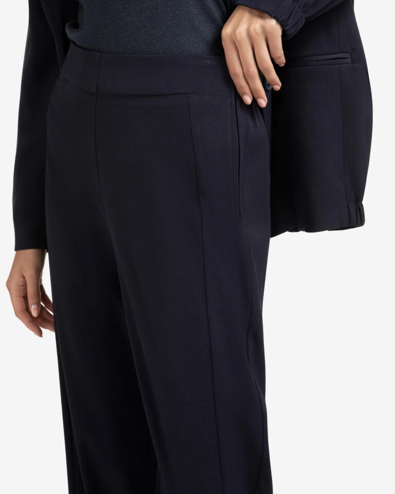 woven-wide-leg-trousers-with-seam-details_8f62ea88-8bce-4766-af9b-c325d0e406b1