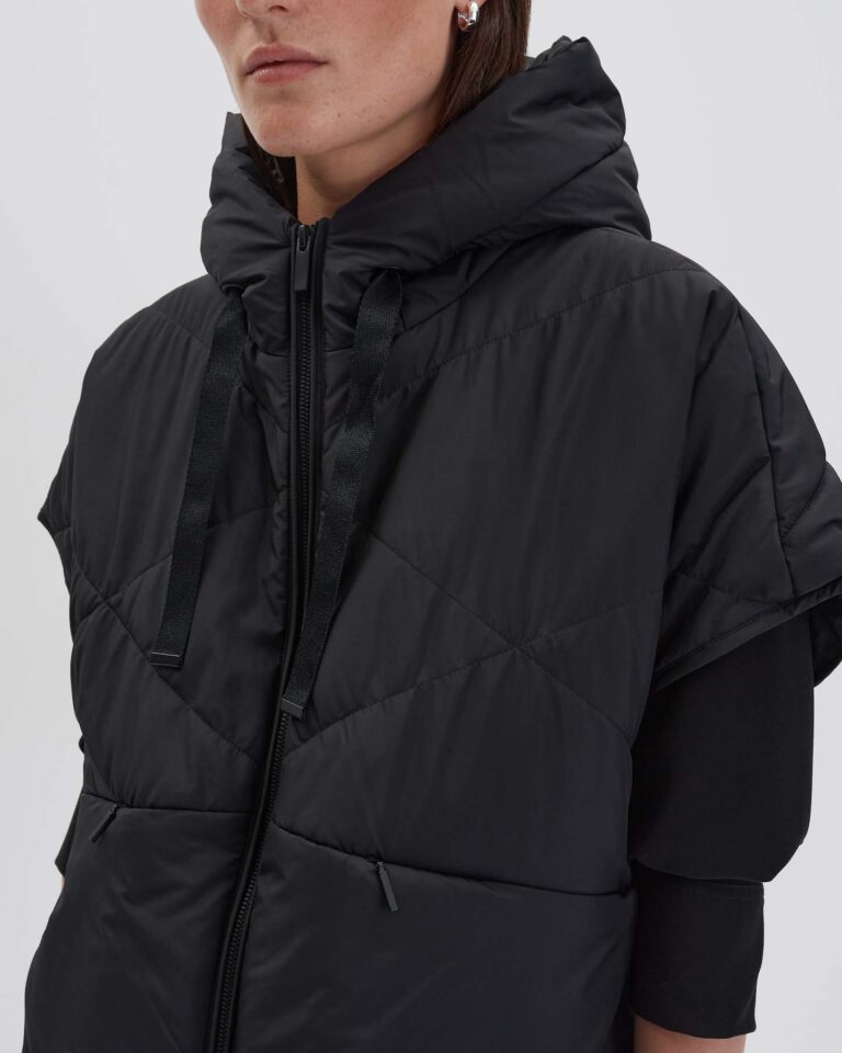 zwart_gewatteerde-bodywarmer_dames_venkara_someday_detail-1
