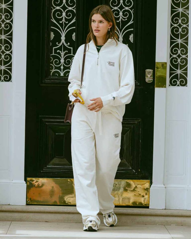 MEAP253010_102_The_Mercer_Quarterzip_Contrast_off_white_women_london2_c5f168ba-719e-43ed-978c-a11bcd283e4f