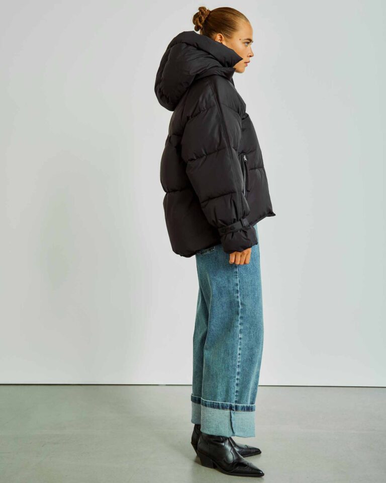 WBLKYLIE_REAL_DOWN_JACKET_BLACK_WBLCARLA_INDIGO_DENIM_PANT_BLUE_INDIGO_3-2