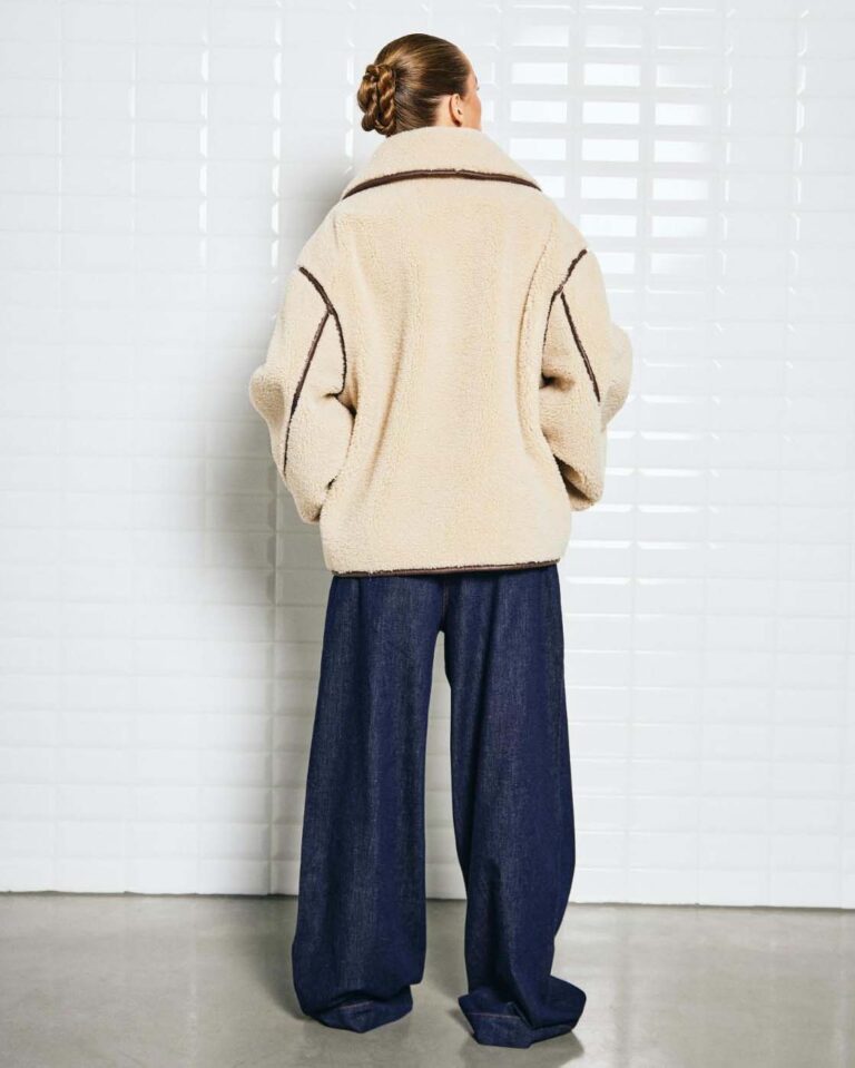 Wbldajana_Pile_Jacket_Rainy_Day4-2