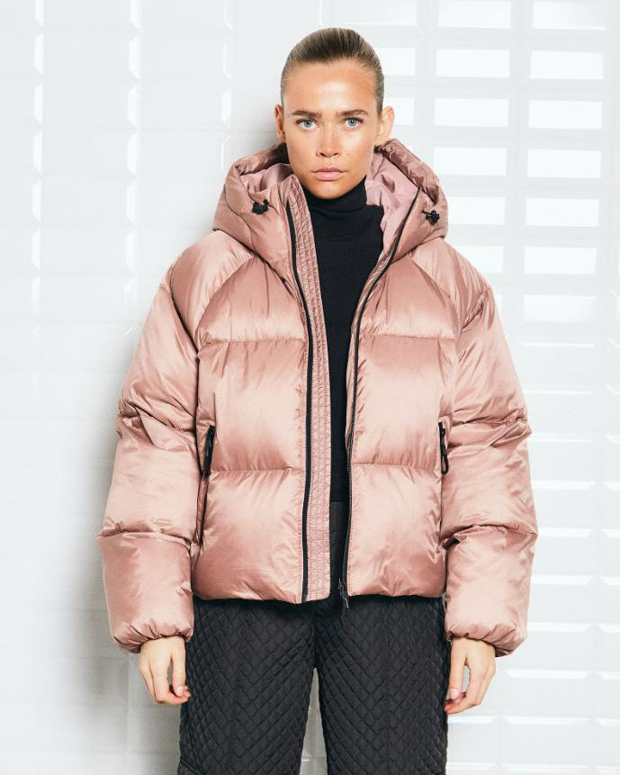 Jas Emma Short With Black roze