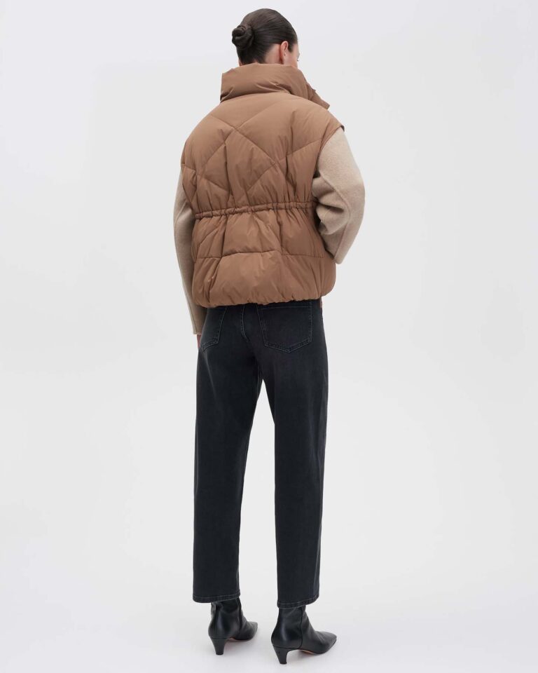 beige_gewatteerde-bodywarmer_dames_vesara_someday_achterkant