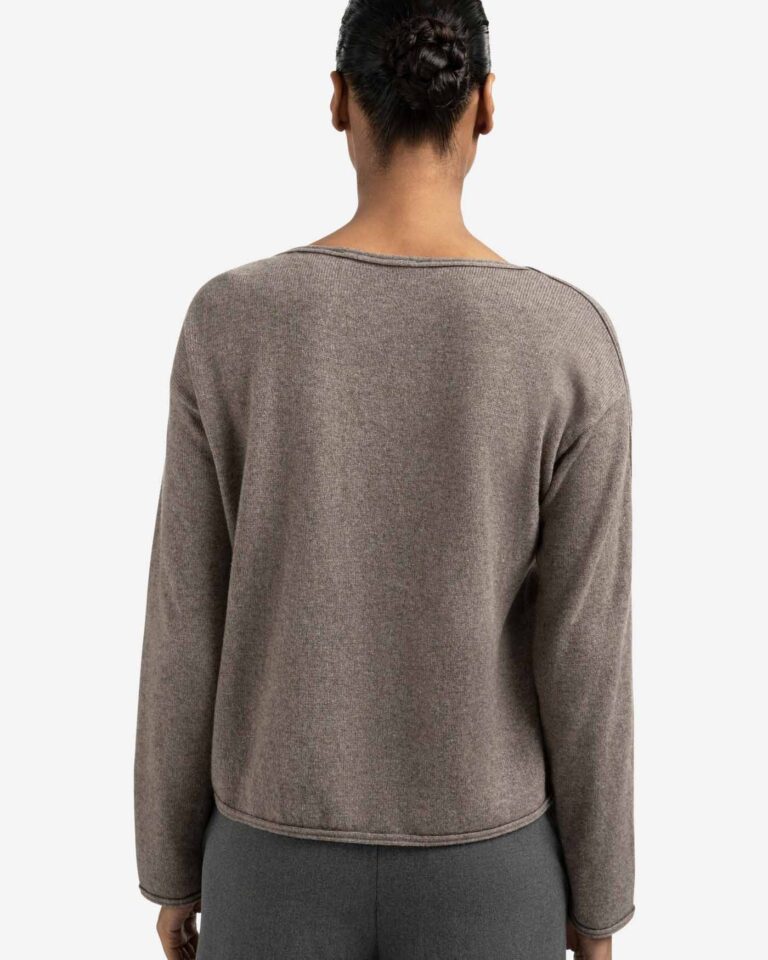 boat-neck-sweater-with-refined-decorative-seams-1_1309ec3f-e973-4d7a-87b4-d7f5381decc0