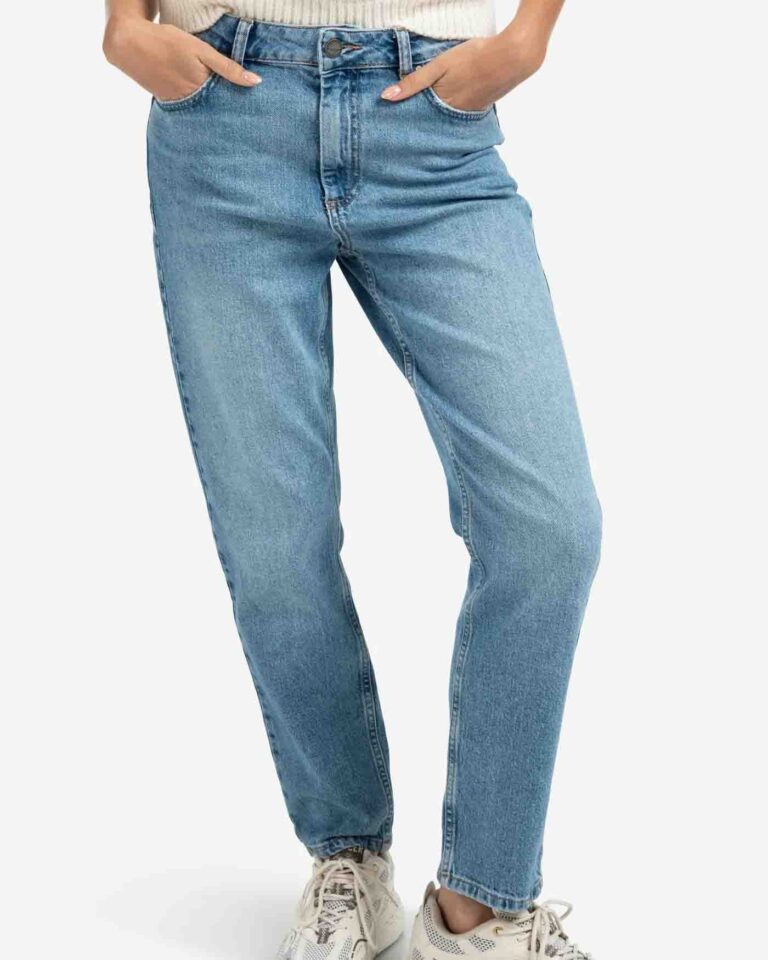boyfriend-jeans-with-mid-waist-and-straight-legs_5b6f0c35-86ee-4c1f-9266-d68436655732