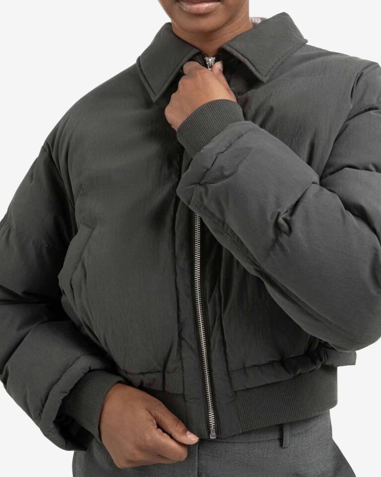 cropped-padded-jacket-with-ribbed-cuffs_fe83f34a-f8ef-41bf-8322-11fbdbc91cfa