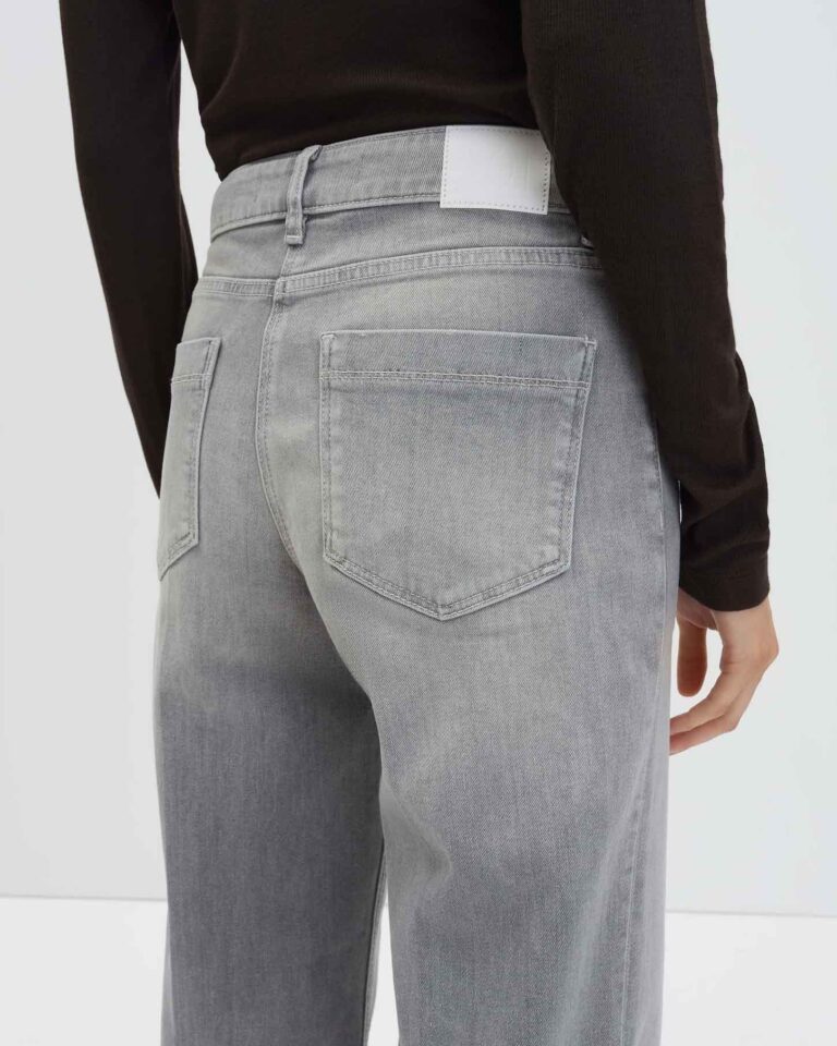 grijs_long-flared-jeans_dames_carie-iconic-185_someday_detail-1