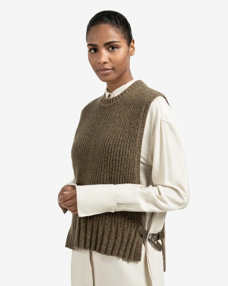 ribbed-sleeveless-sweater-with-side-buckles_da7c75fa-6ae3-4609-936d-4973ec183be4