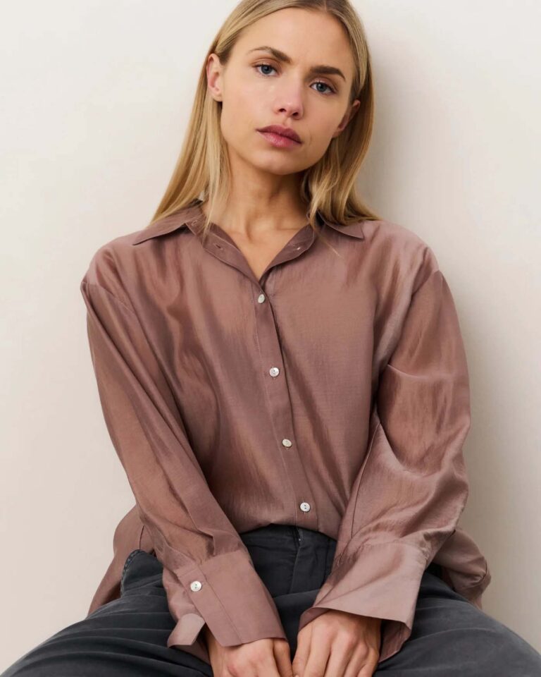 Licht transparante blouse met rugdetail roze yaya