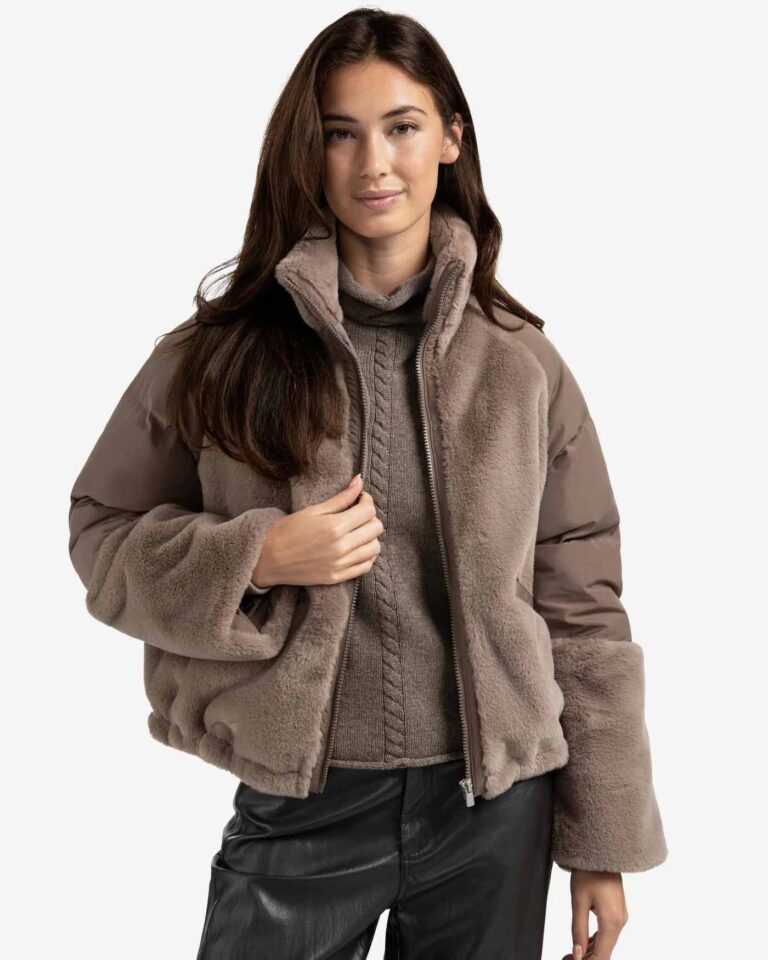 short-teddy-jacket-with-padded-sleeves-1_5d5fde56-2d09-435f-8f80-f3e7e6b8432f