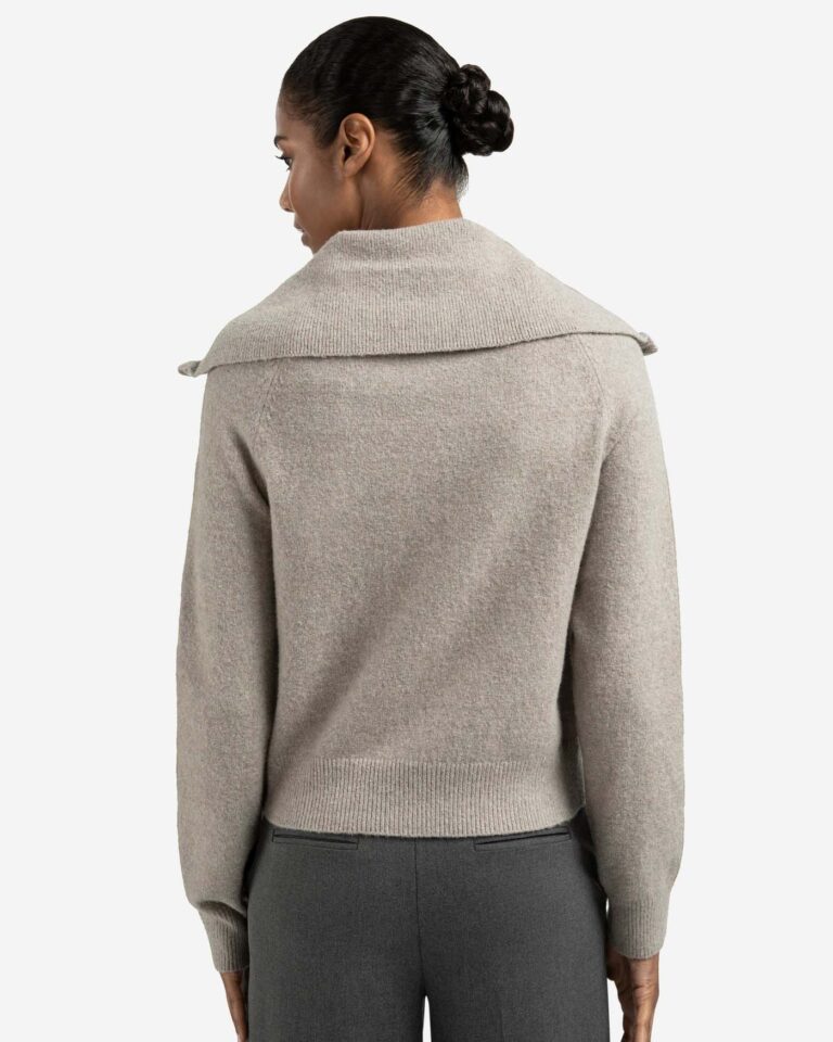 soft-zip-up-cardigan-with-wide-collar-1_7cc7349e-9cd1-41ee-bed1-96048f84fcbd
