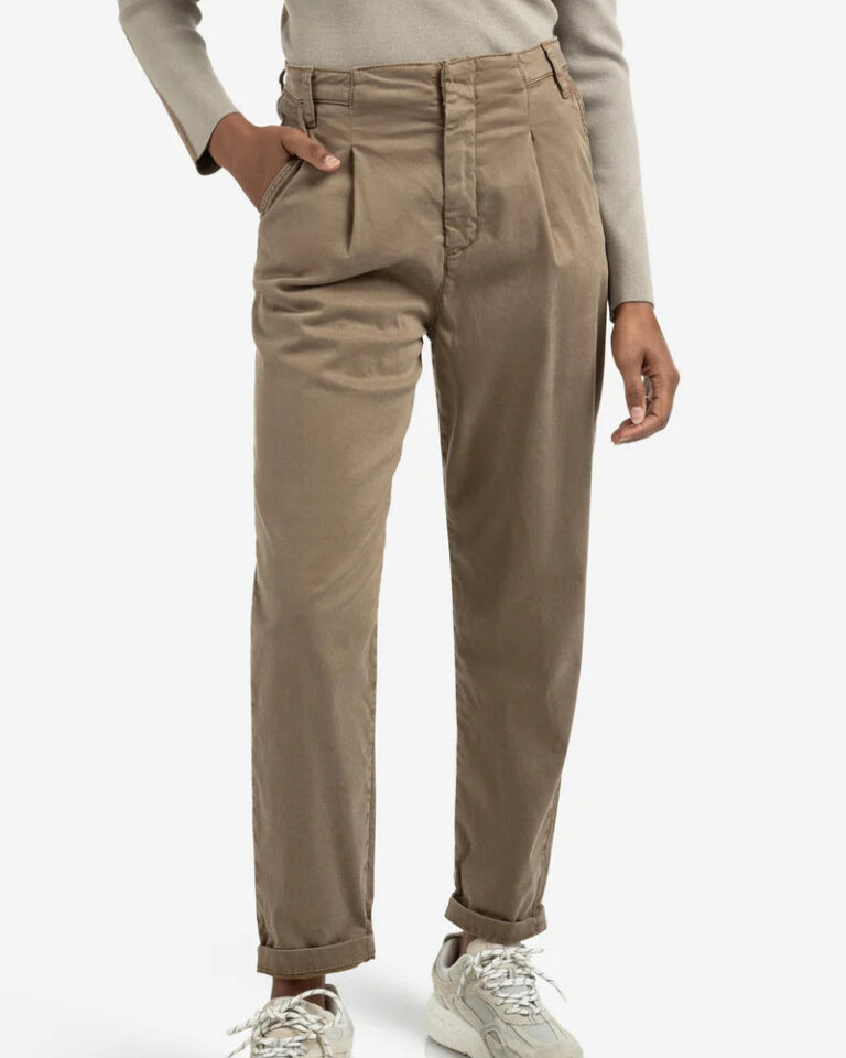 trousers-with-pleats-and-chino-pockets_92f9ff32-5b45-4026-9965-0d48865364c4
