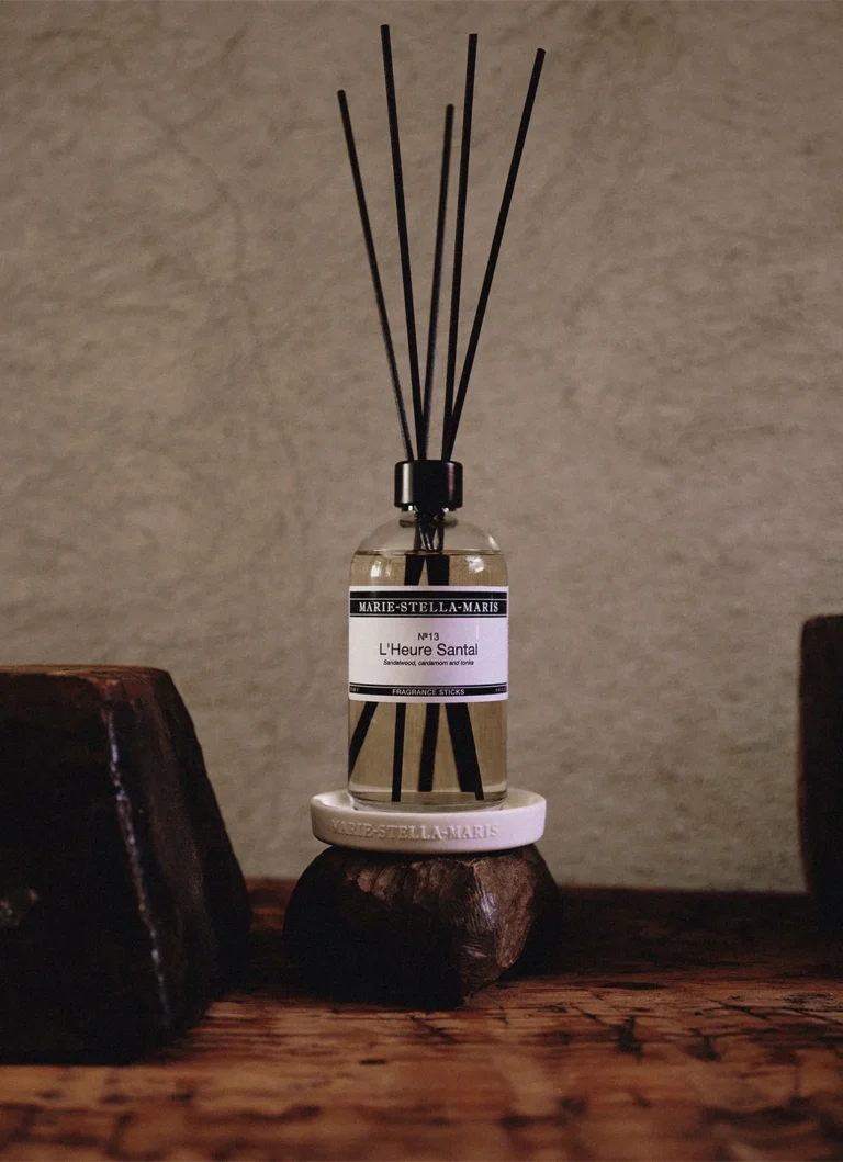 marie-stella-maris-l-heure-santal-geurstokjes-250-ml