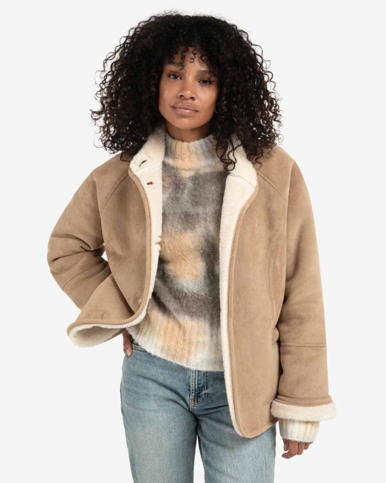 oversized-lammy-coat-with-raglan-sleeves_17ec0d69-d55c-4925-a4be-3489545d2f69