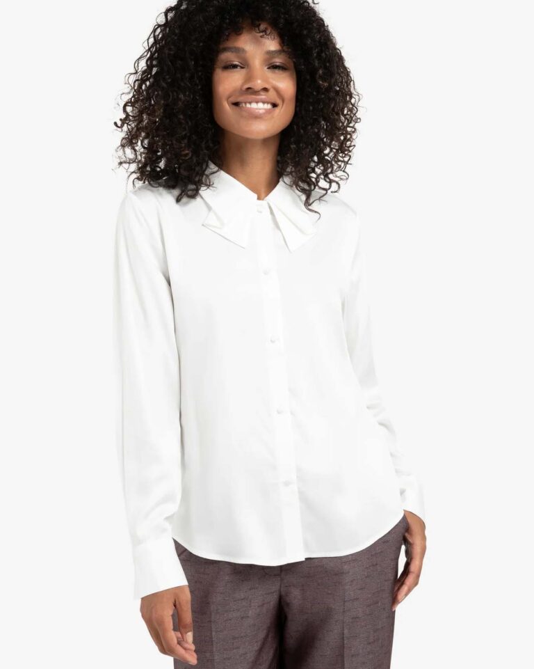 blouse-with-bow-detail-in-the-collar_828e80be-e94d-4d94-8174-7d9f851d9068