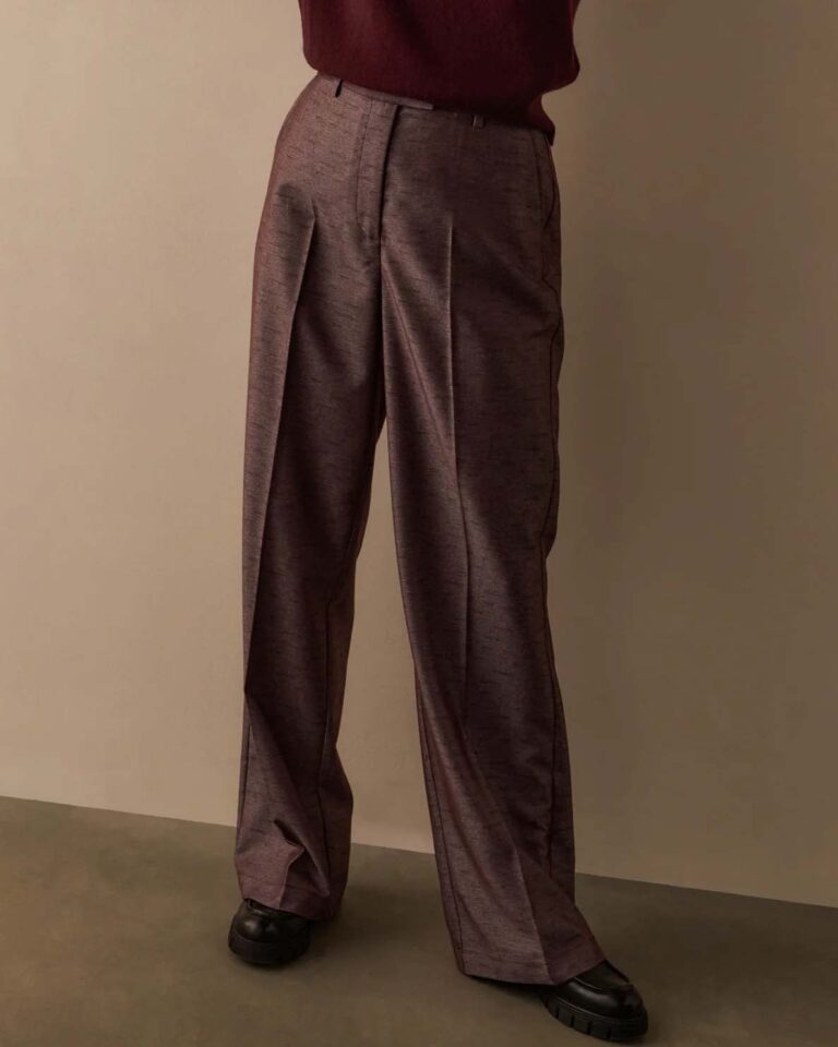 shiny-woven-trousers-with-wide-legs-and-front-pleat_3e9a69f3-70e0-4c9f-9d2d-cd3522fd6e62