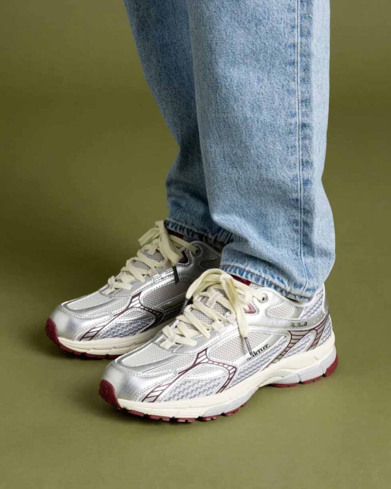 ME261006_973_8_the_rerun_twin_mesh_grey_red_4