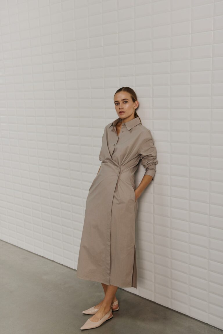 WBLMESA_LS_MIDI_DRESS_Grey_Sand11-scaled