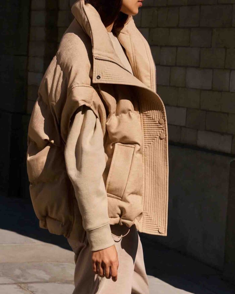 oversized-padded-bodywarmer-with-collar_482edb86-a5d5-4fdc-b1b3-96d61d028848