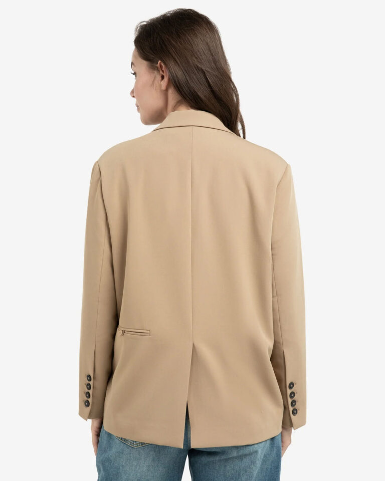 oversized-blazer-with-fancy-button-details_eecec719-cc0c-4490-866e-3a40f5097b02