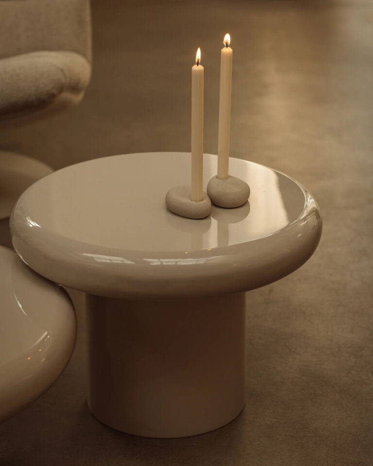 oval-candle-holder_f8ebb80b-99c5-447c-8c0c-064d7eab3443