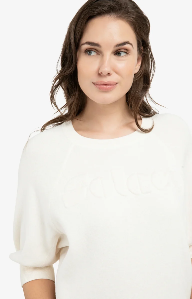 sweater-with-raglan-sleeves-and-tonal-artwork-1_48cef840-64c2-4f05-88f8-cf917ce7d29d.jpg