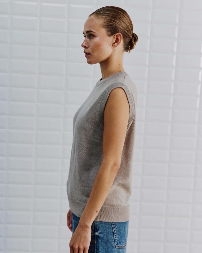 WBLMILES_TANK_Grey_Sand4-2
