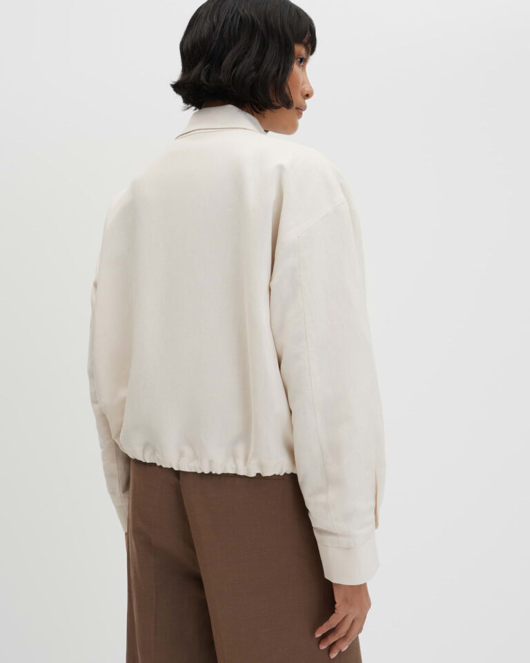 beige_bomber_dames_nisari_someday_achterkant