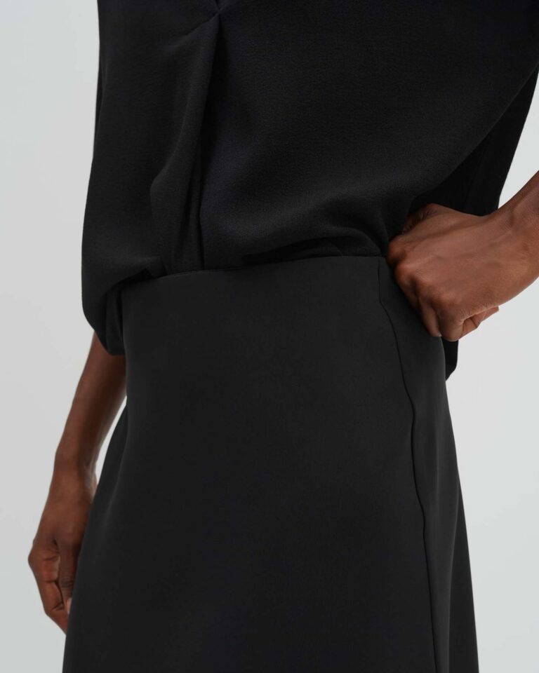zwart_satijnen-rok_dames_odini-ease_someday_detail-1