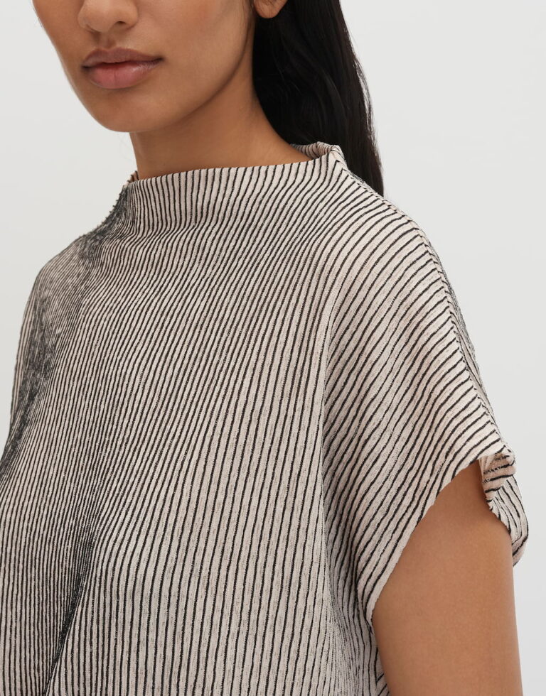 beige_geribd-shirt_dames_kadelma_someday_detail-1