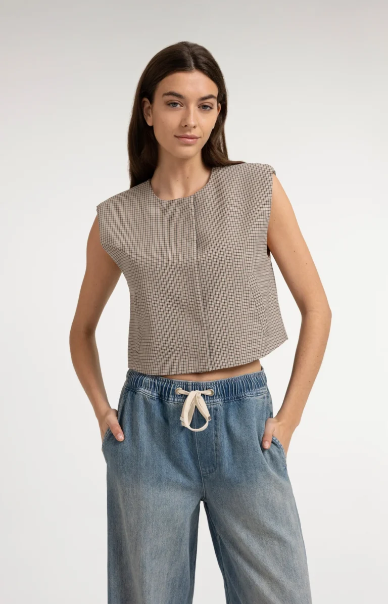 checked-gilet-with-shoulder-pads_ba398cc2-91b6-44e1-b35e-f504faec90b2.jpg