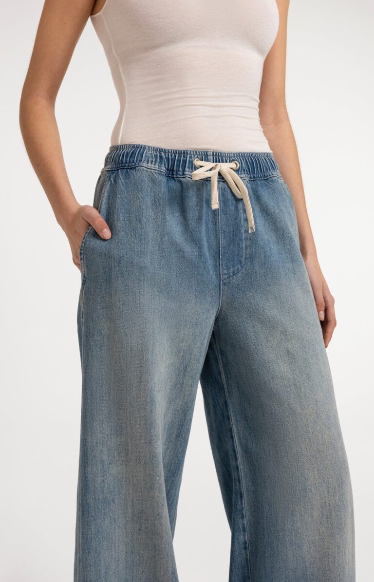 denim-trousers-with-wide-legs-and-drawstring_136750e3-083e-44fb-8a87-32bfcba48f22