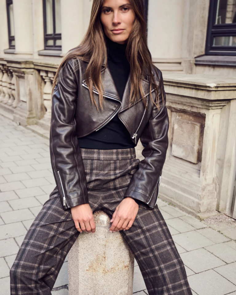 CHIARA-brown