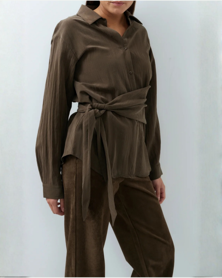 Blouse met knoopdetail en lange mouwen